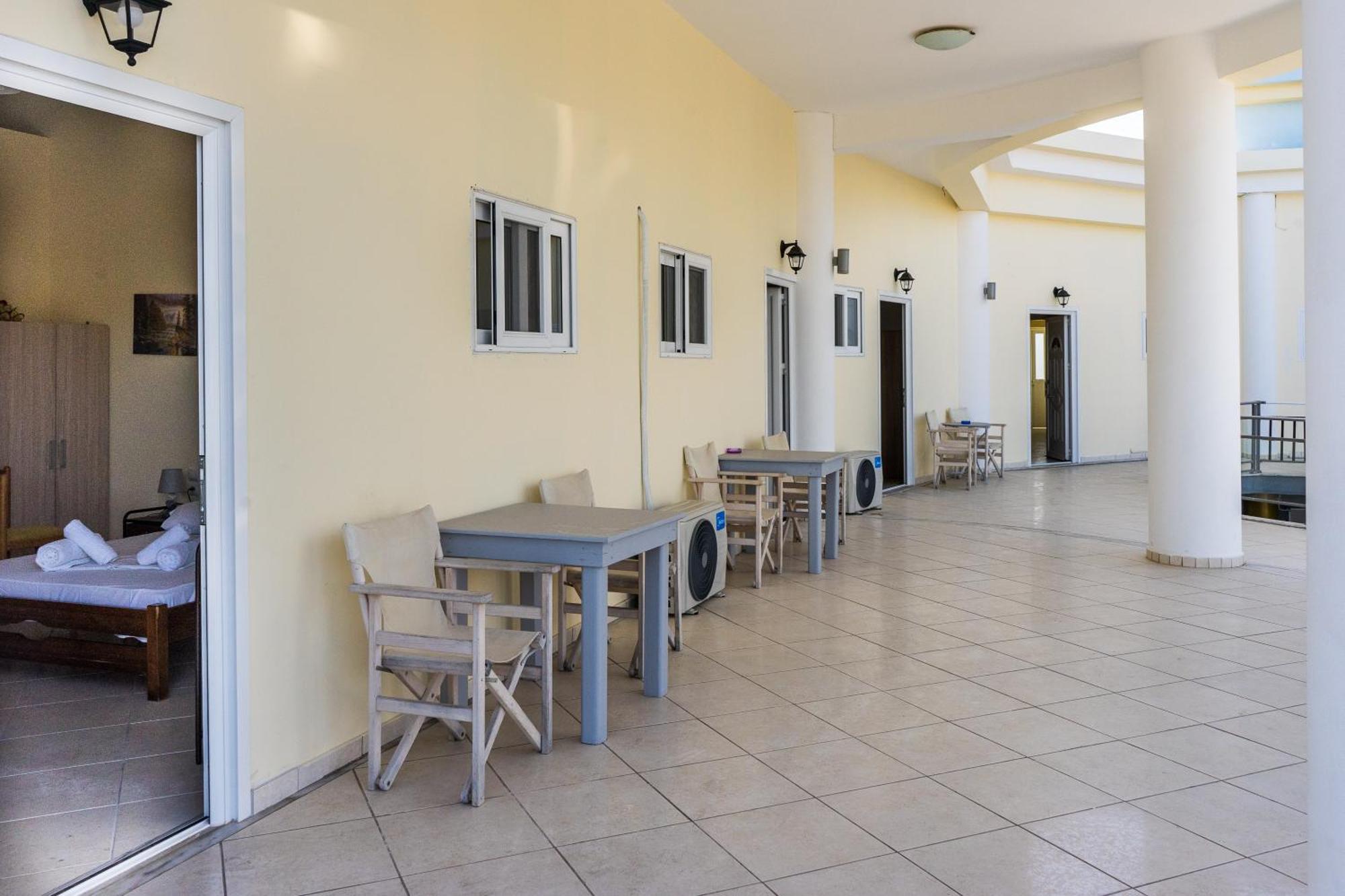 Laganas Strip Mall Apartments Εξωτερικό φωτογραφία