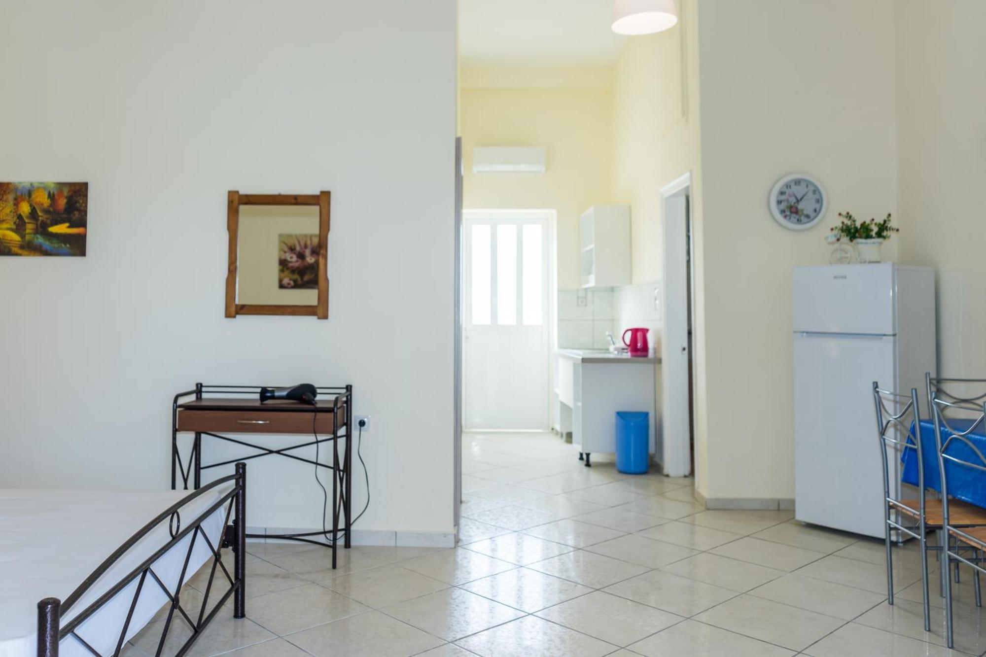 Laganas Strip Mall Apartments Εξωτερικό φωτογραφία