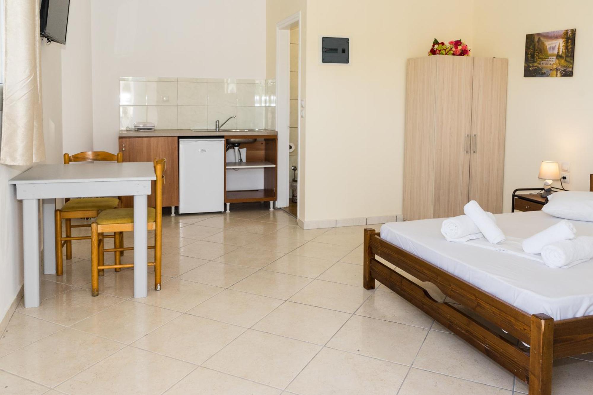 Laganas Strip Mall Apartments Εξωτερικό φωτογραφία