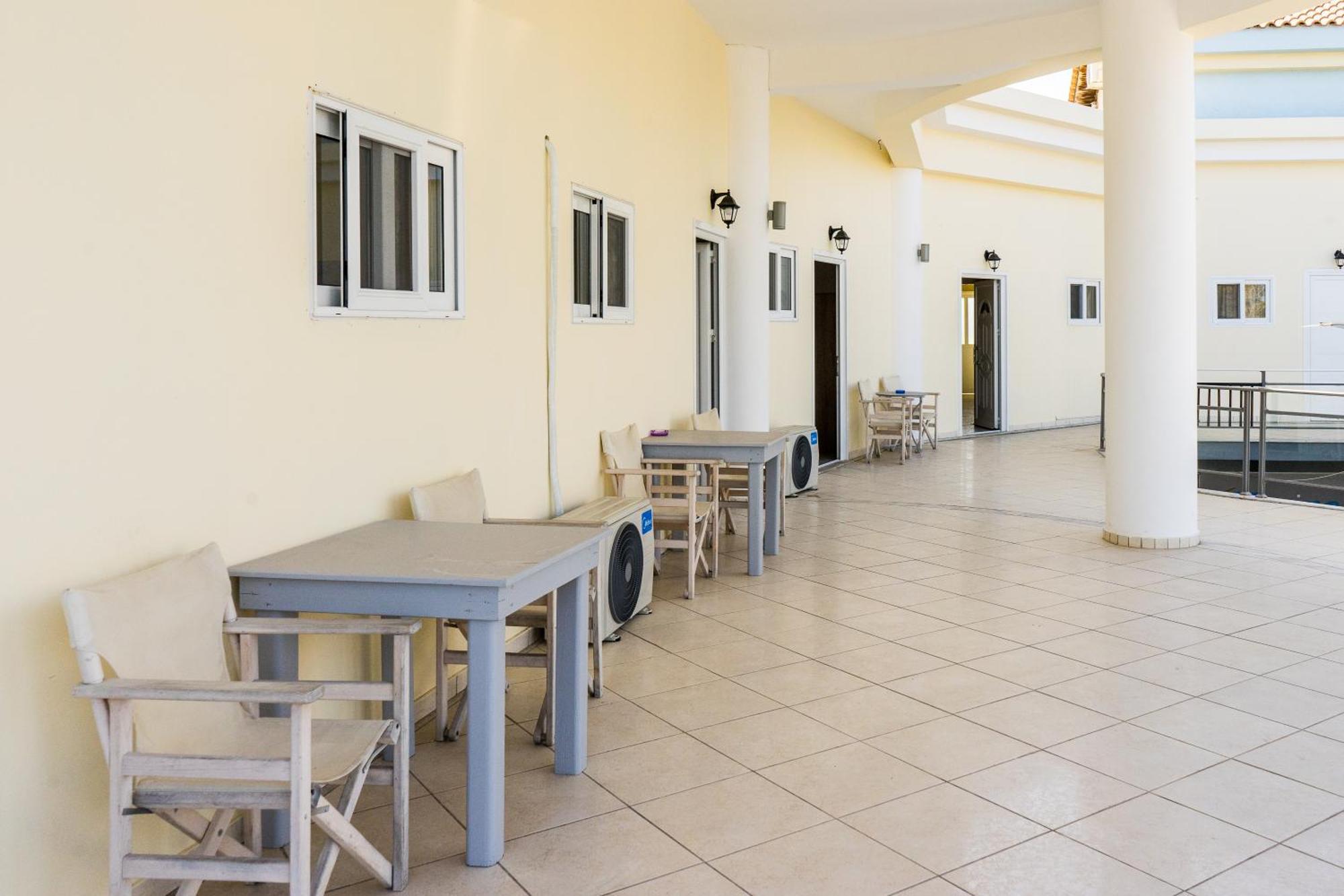 Laganas Strip Mall Apartments Εξωτερικό φωτογραφία